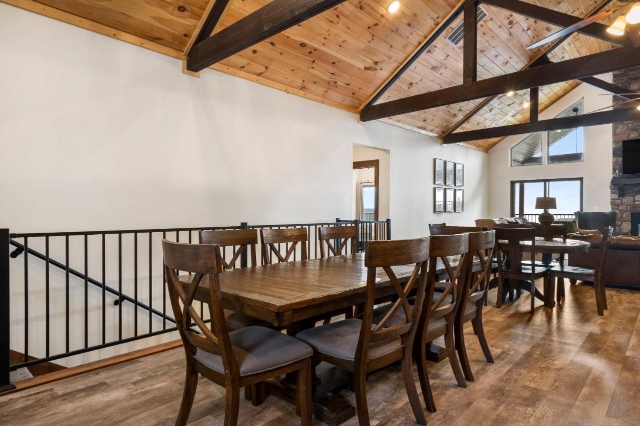 Holiday home Luxe Gaming Paradise W Breathtaking Views Indoor Pool Close To Sdc