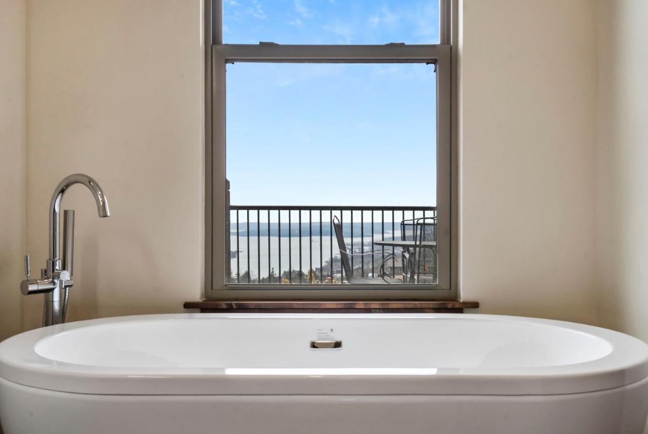 Luxe Gaming Paradise W Breathtaking Views Indoor Pool Close To Sdc Holiday home *