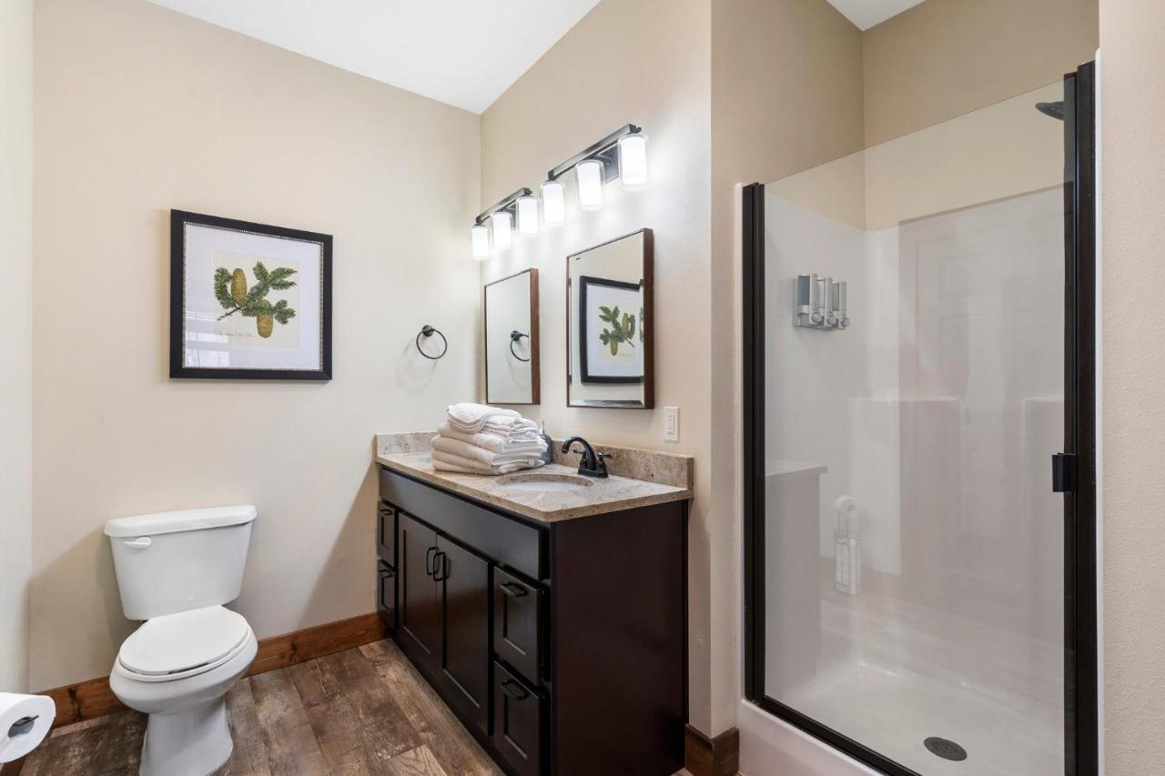 Holiday home Luxe Gaming Paradise W Breathtaking Views Indoor Pool Close To Sdc