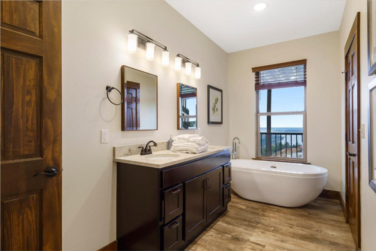 Luxe Gaming Paradise W Breathtaking Views Indoor Pool Close To Sdc Holiday home *