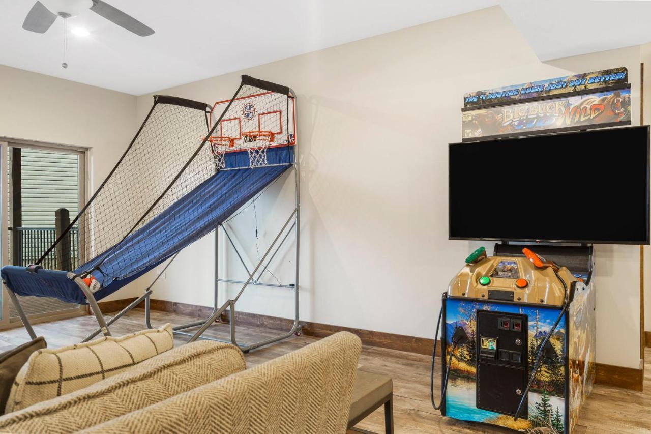 Luxe Gaming Paradise W Breathtaking Views Indoor Pool Close To Sdc Holiday home *