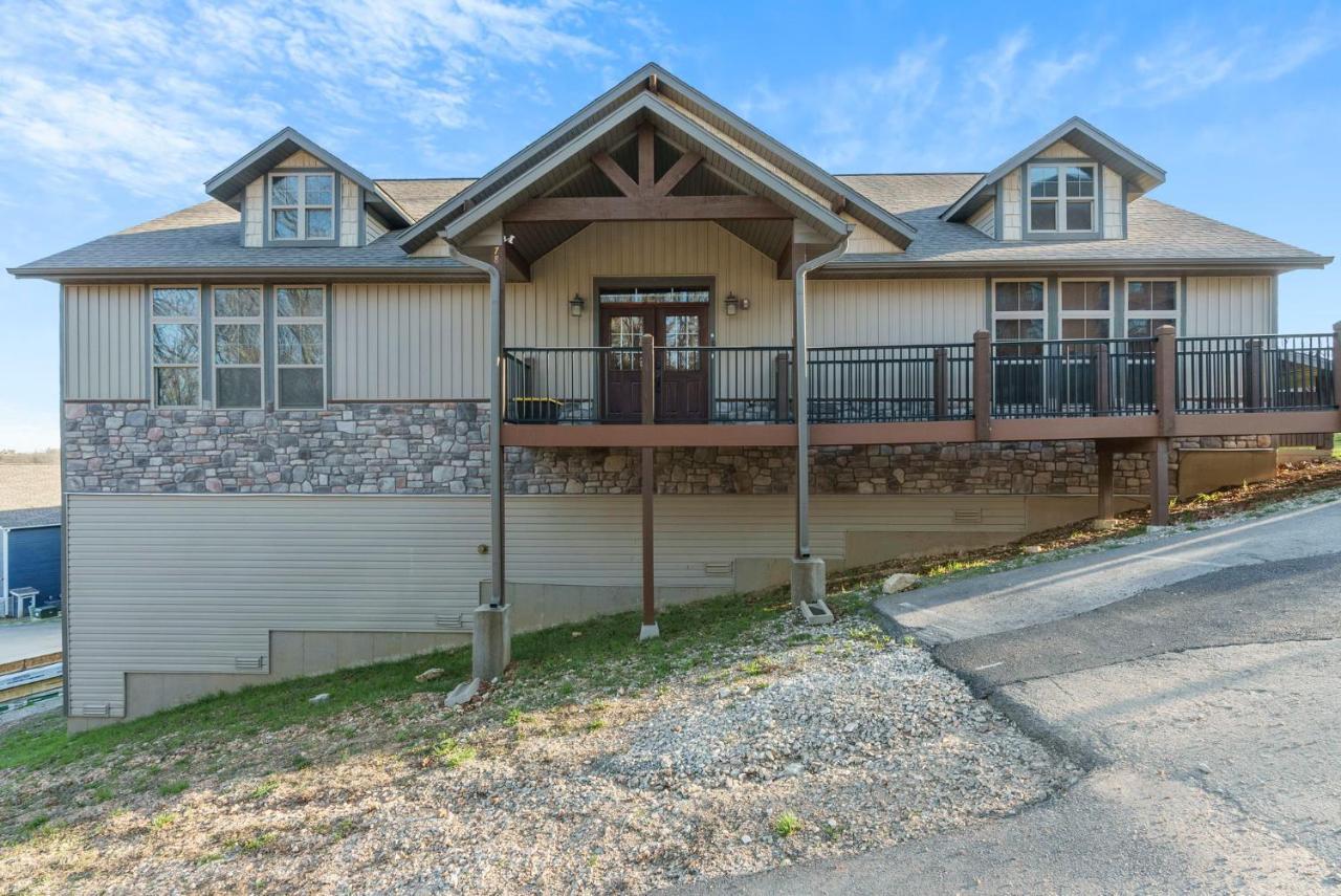 Holiday home Luxe Gaming Paradise W Breathtaking Views Indoor Pool Close To Sdc