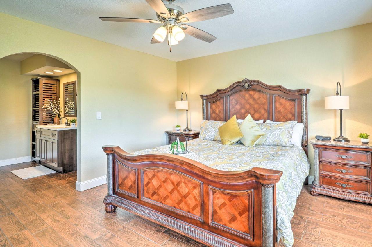 Apartment With Pool Access - Walk To Strip! *
