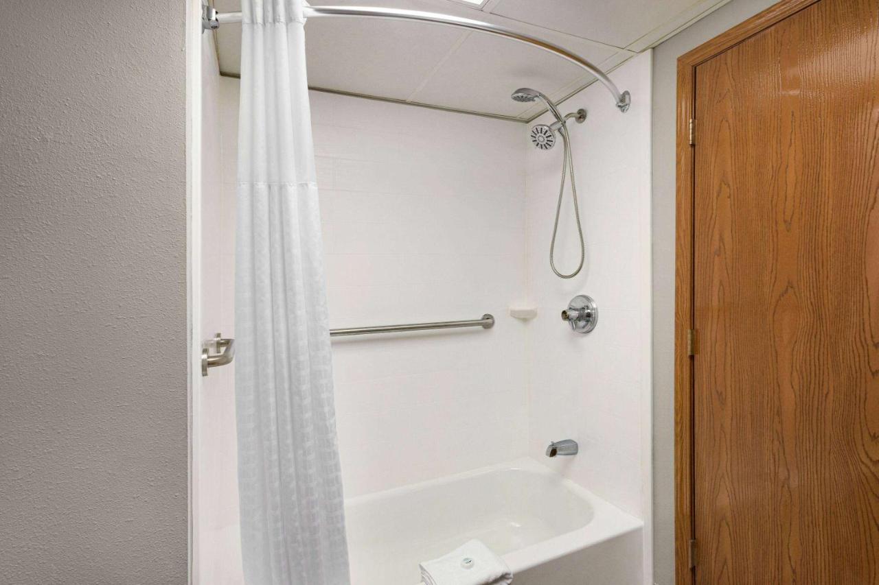 Americinn By Wyndham & Conference Center Hotel