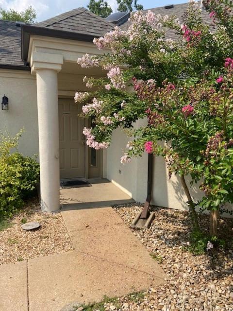 B 32-1 Spacious Close To Pool Branson