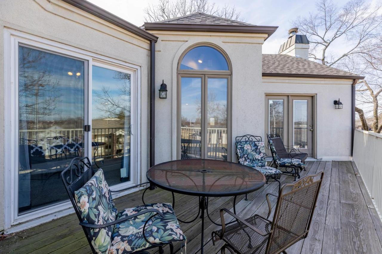 B 32-1 Spacious Close To Pool