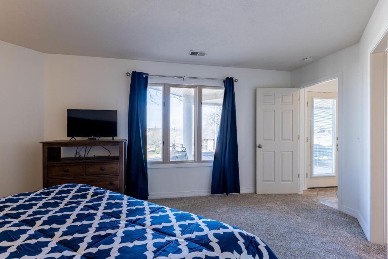 Villa B 32-1 Spacious Close To Pool Branson