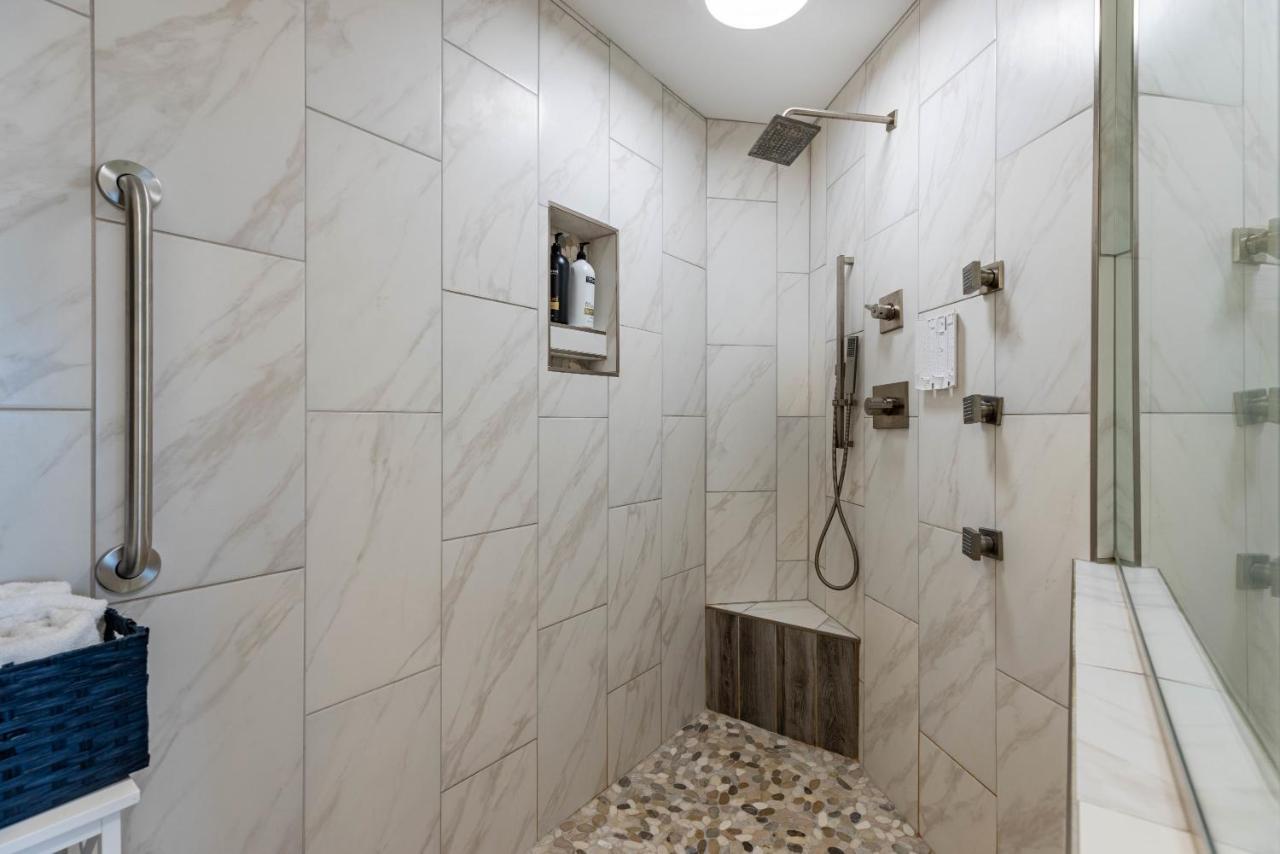 B 32-1 Spacious Close To Pool Branson
