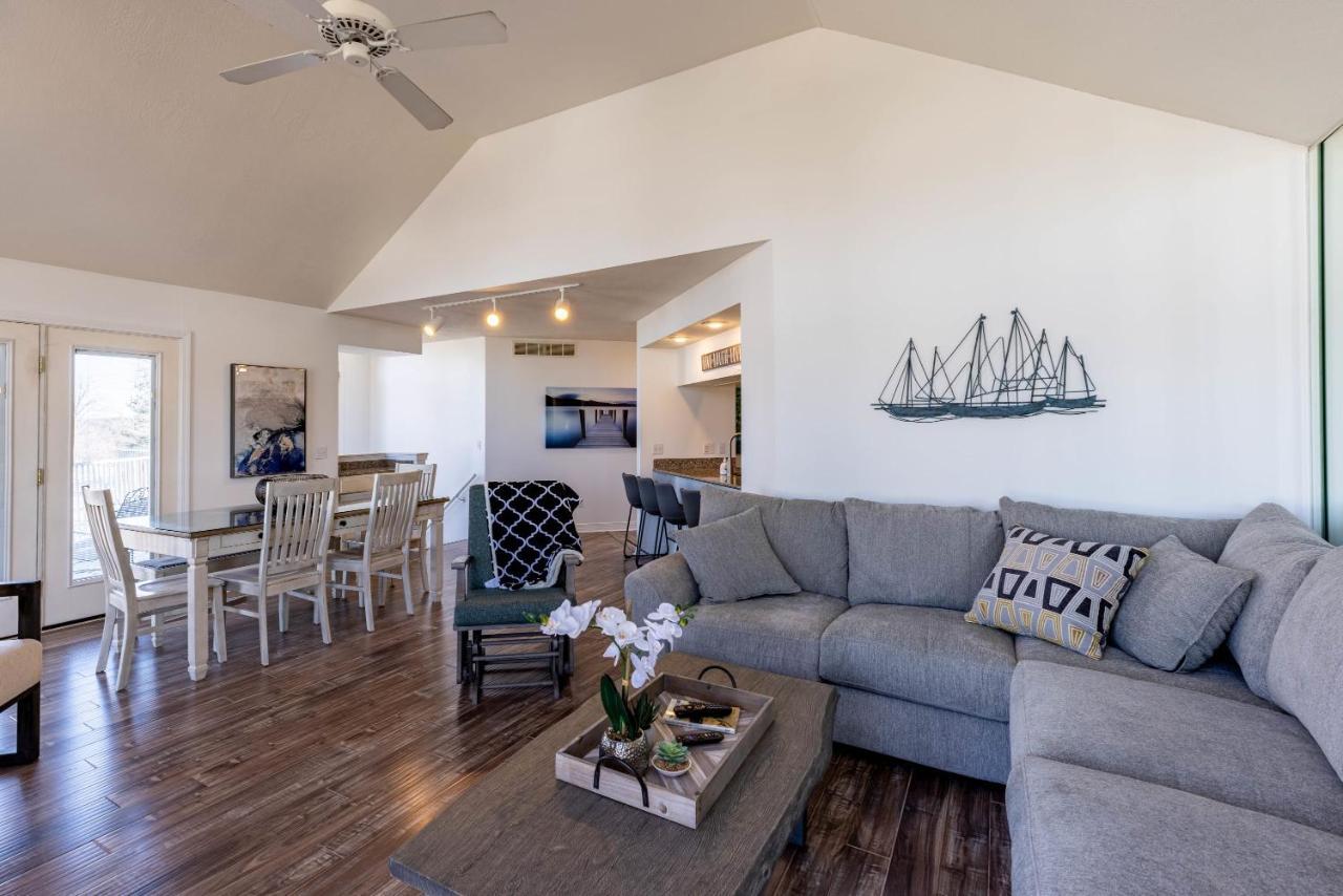 B 32-1 Spacious Close To Pool Branson