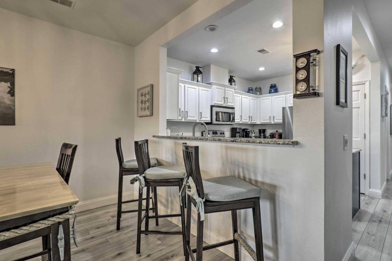 Apartment Resort-style With Views And Patio! Branson