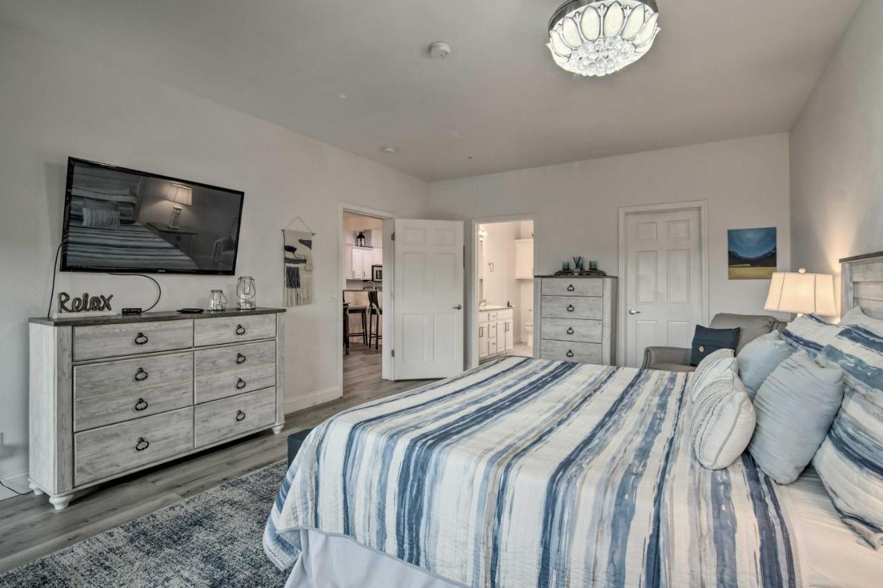 Resort-style With Views And Patio! Apartment Branson