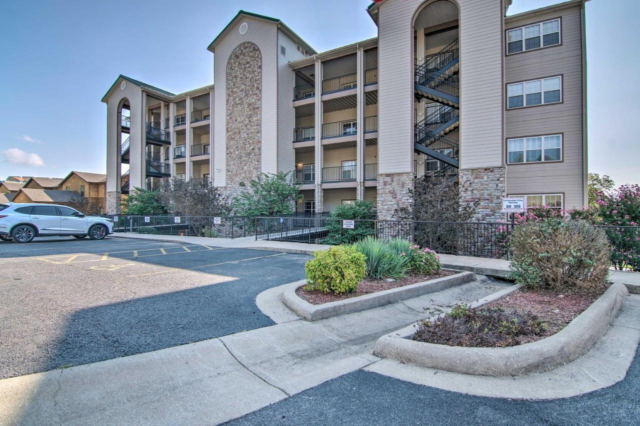 Apartment Resort-style With Views And Patio! *