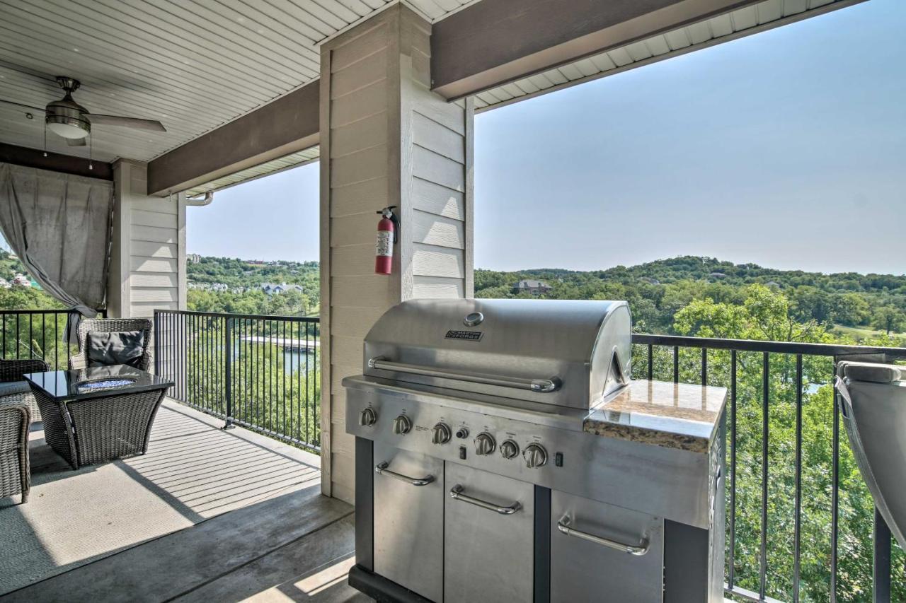 Apartment Resort-style With Views And Patio! *