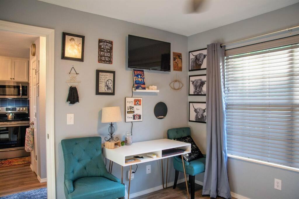 The Bandwagon- Newly Remodeled Near Lake Taneycomo *