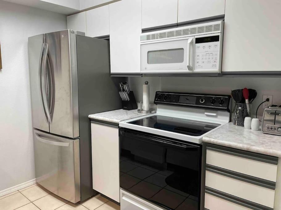 Apartment New Owner Special/newly Updated Beautiful