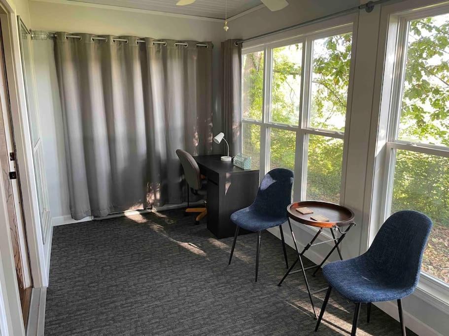 Apartment New Owner Special/newly Updated Beautiful