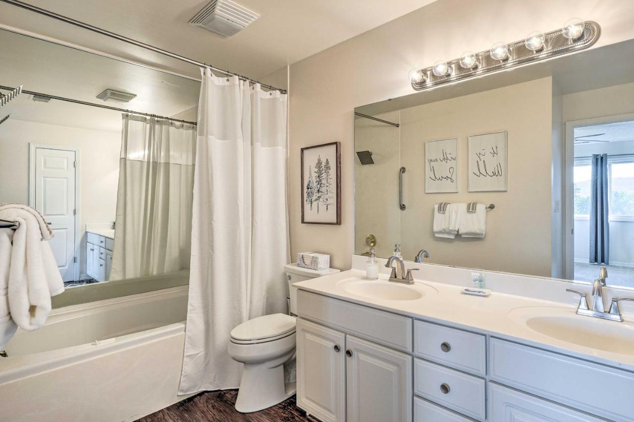 With On-site Golf Course Access! Apartment Branson