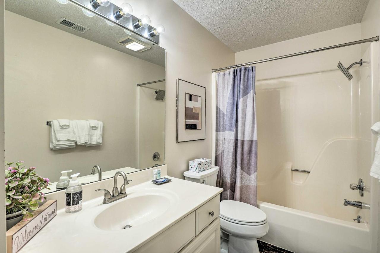 With On-site Golf Course Access! Apartment *