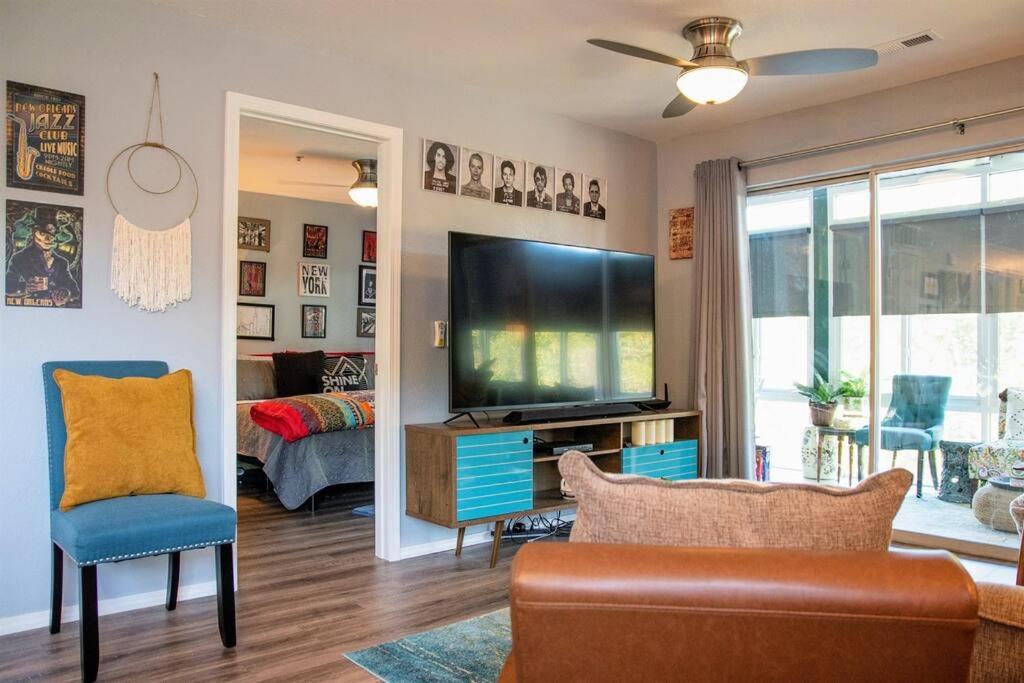 The Bandwagon- Newly Remodeled Near Lake Taneycomo *