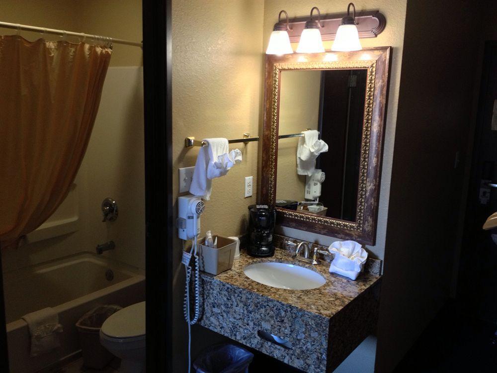 The Stone Castle & Conference Center 3*