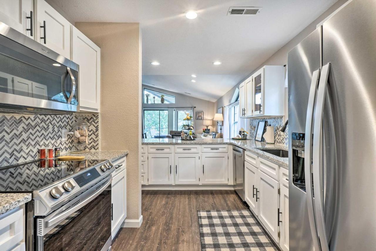 Pet-friendly Walk To The Strip Apartment Branson