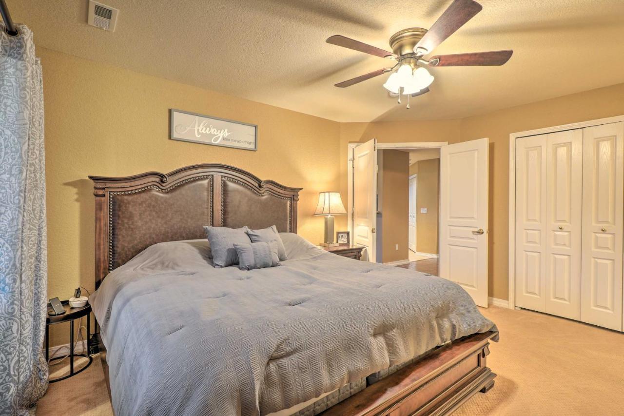 Serene With Sunroom And Golf Course View *