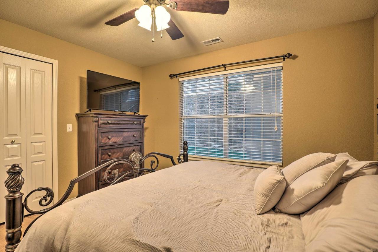 Serene With Sunroom And Golf Course View *