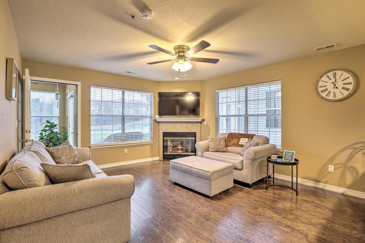 Serene With Sunroom And Golf Course View *