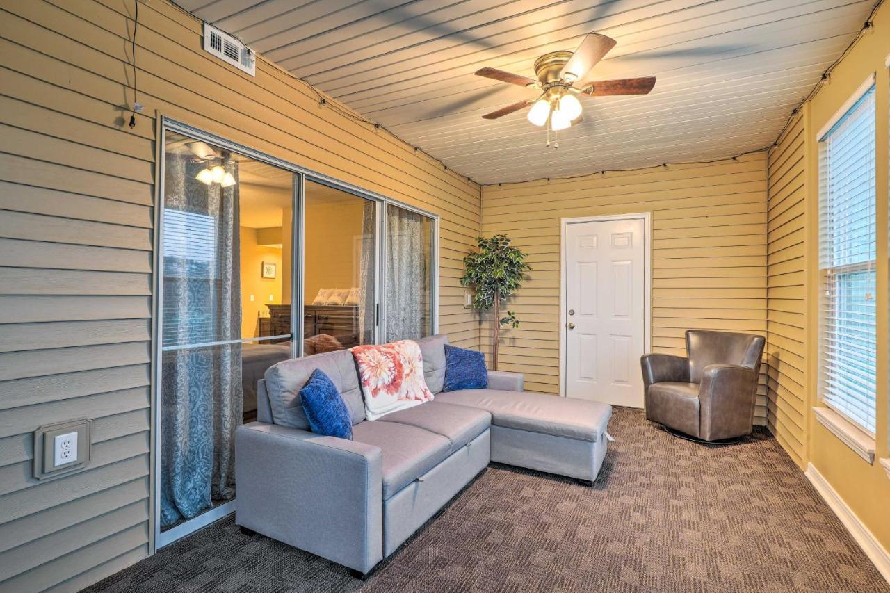 Serene With Sunroom And Golf Course View