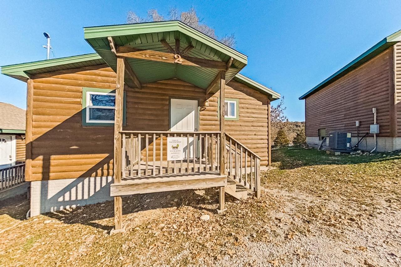 White Wing Cabin 2 * Branson