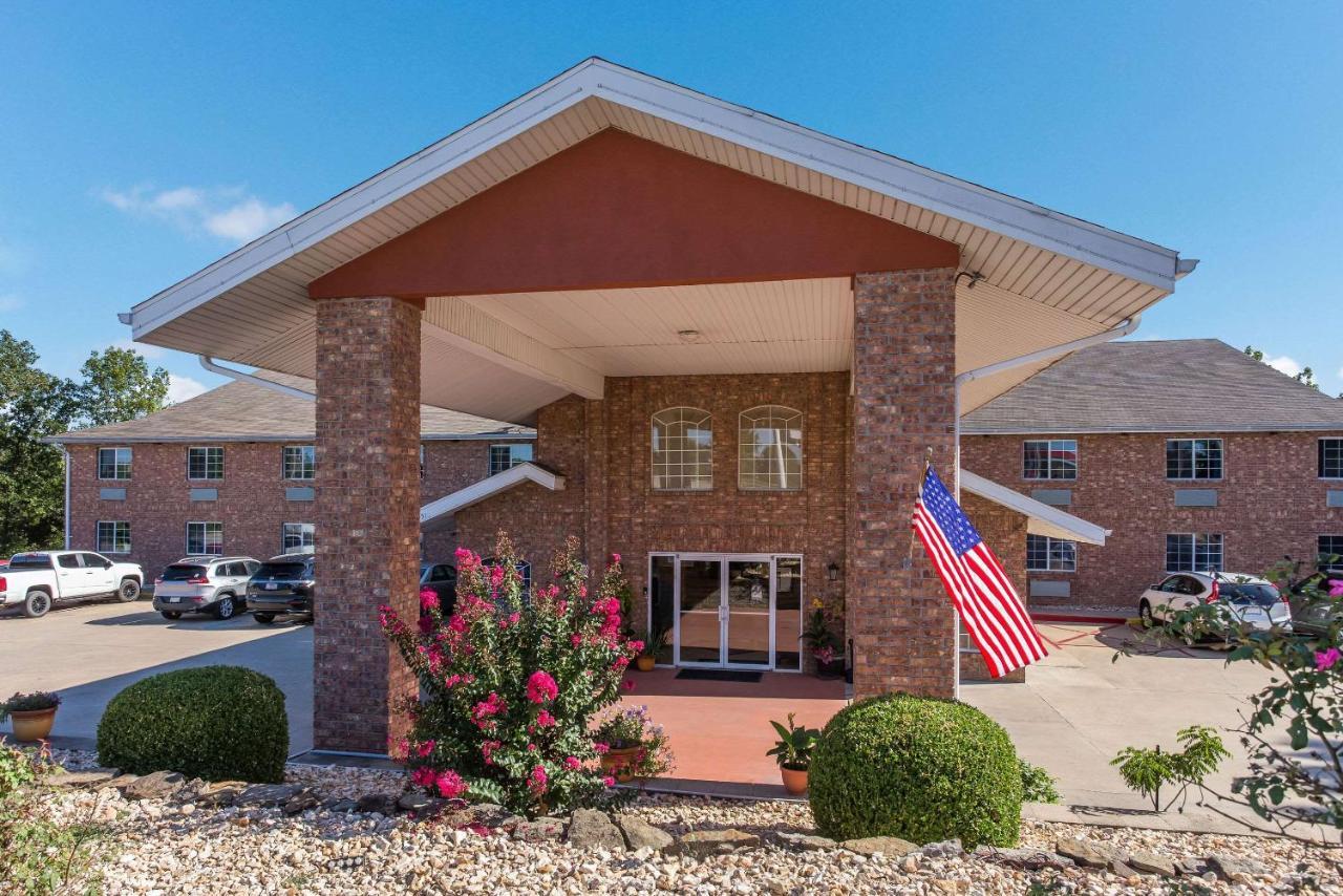 Rodeway Branson, Brick House Inn