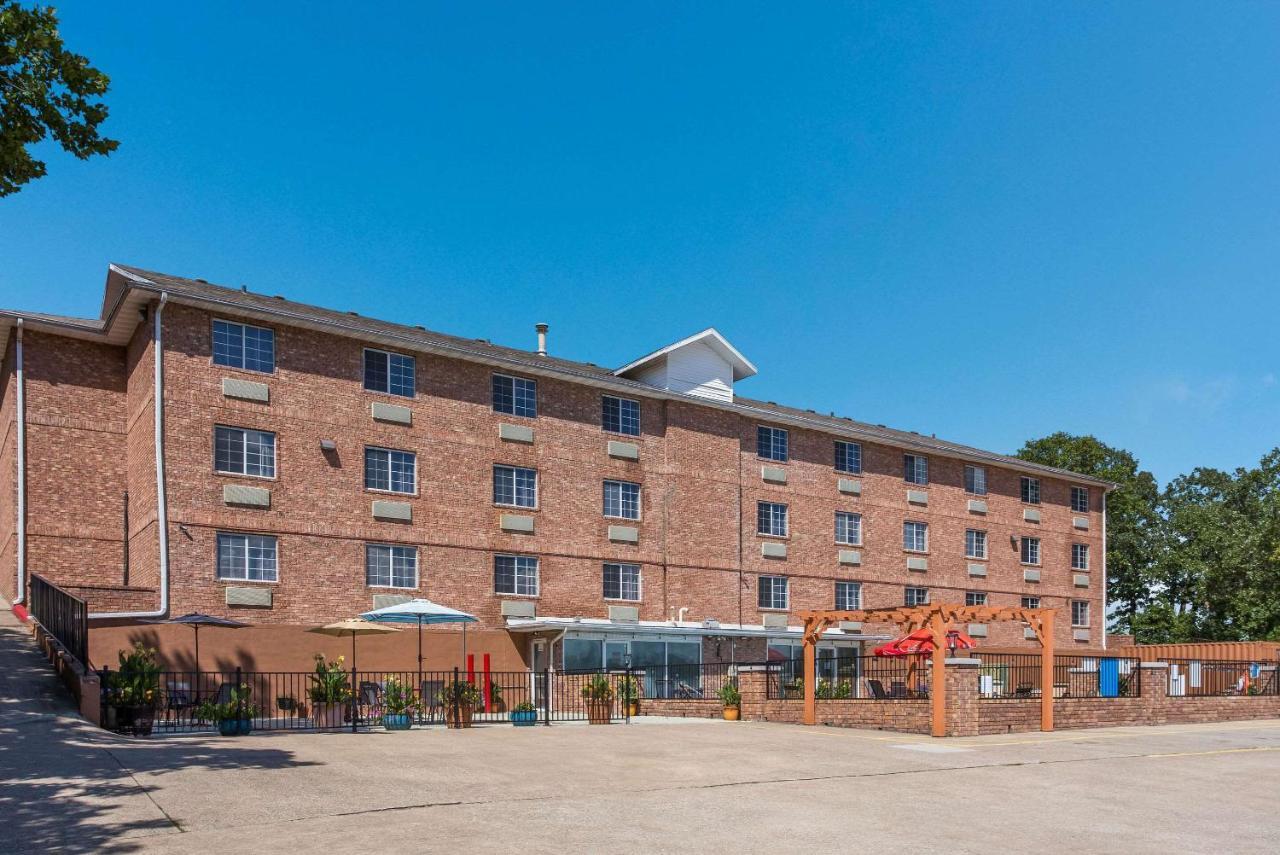 Inn Rodeway Branson, Brick House Branson