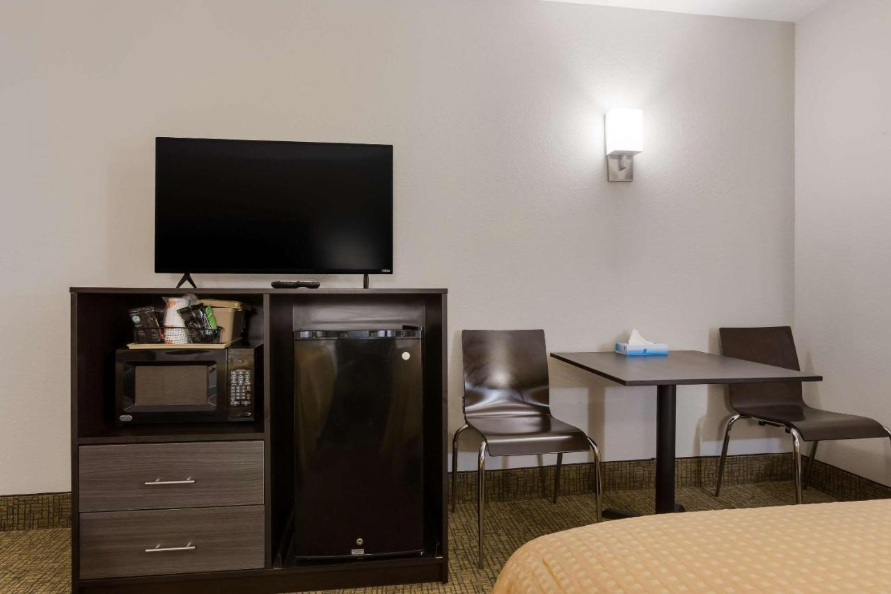 Rodeway Branson, Brick House Inn Branson