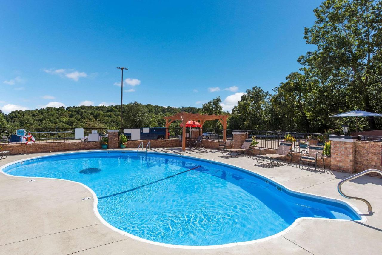 Rodeway Branson, Brick House 3*
