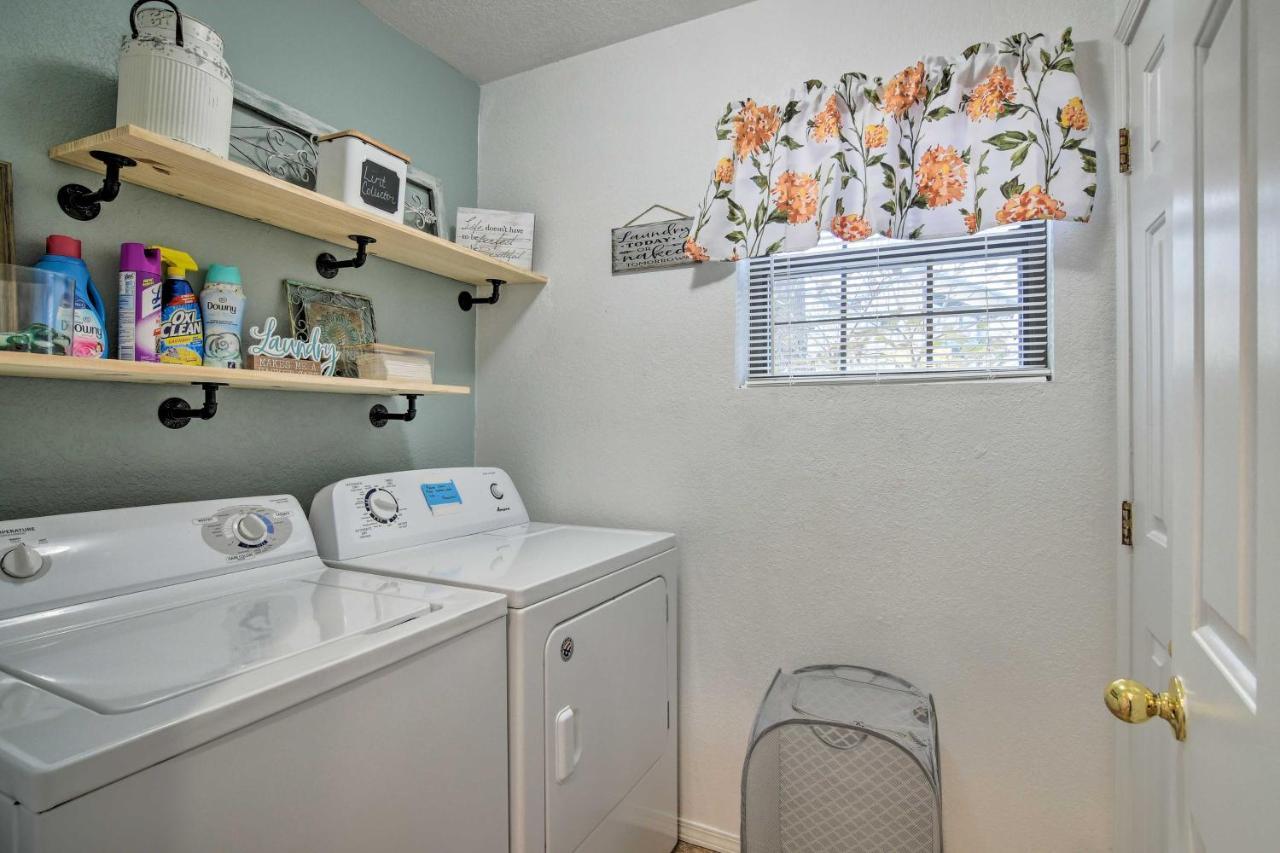 Getaway About 7 Mi To Silver Dollar City! Apartment *