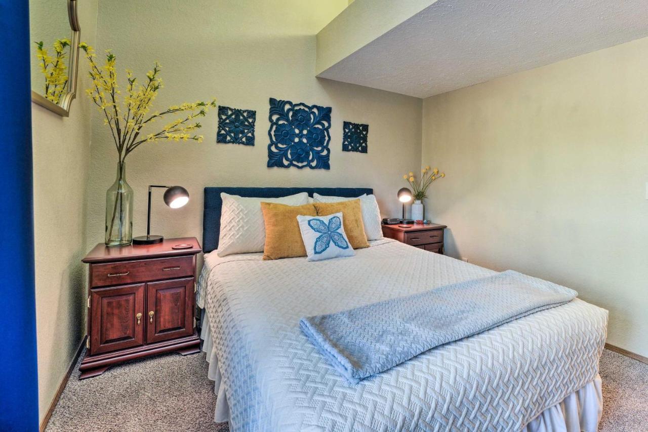 Charming With Balcony And Grill! Branson