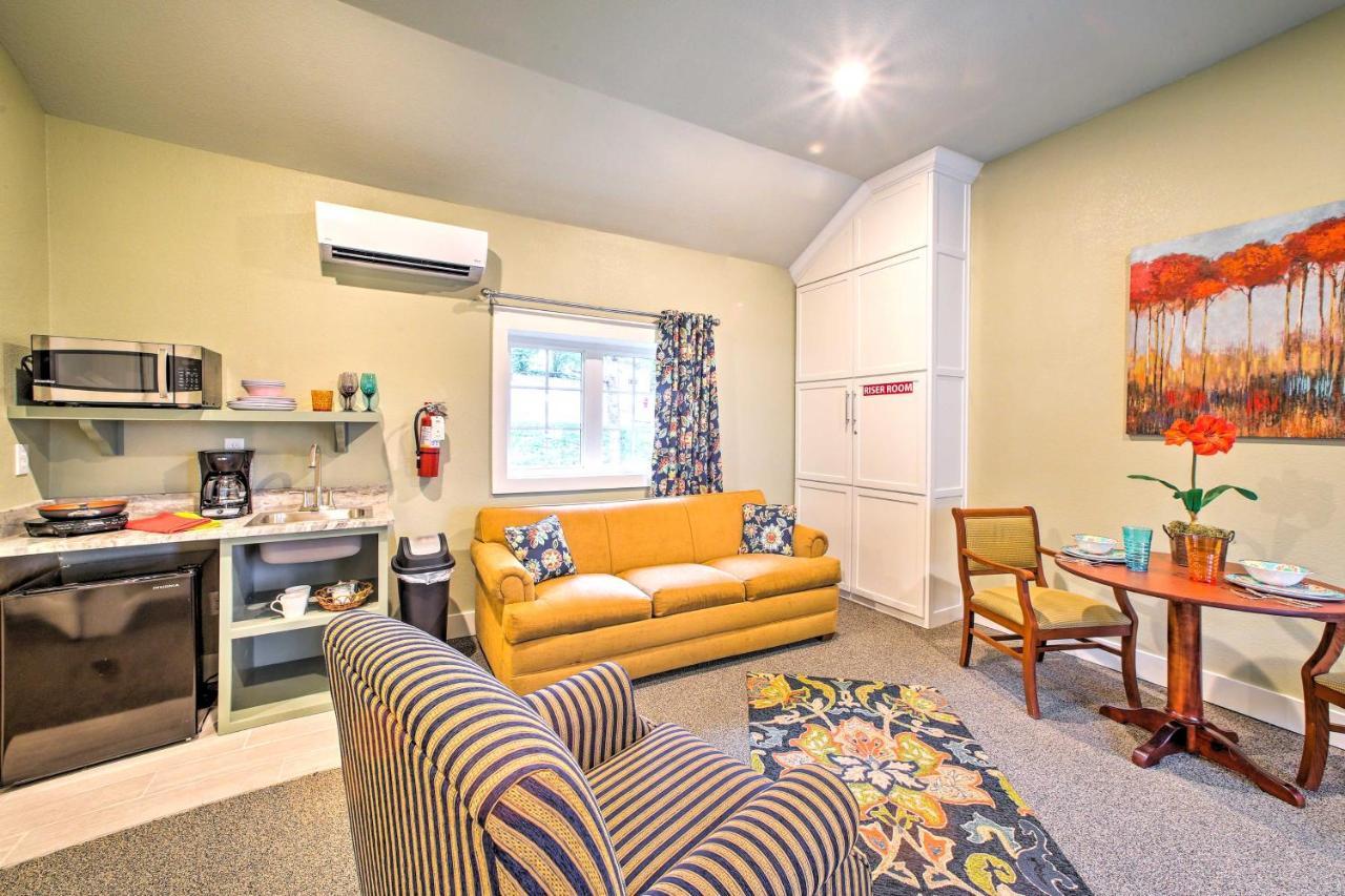 Holiday home Welcoming Downtown With Pool Access! Branson