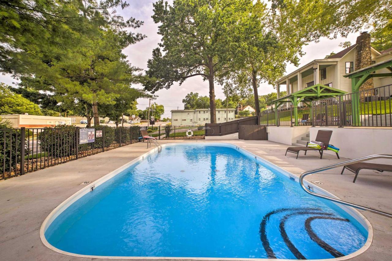 Welcoming Downtown With Pool Access! Branson
