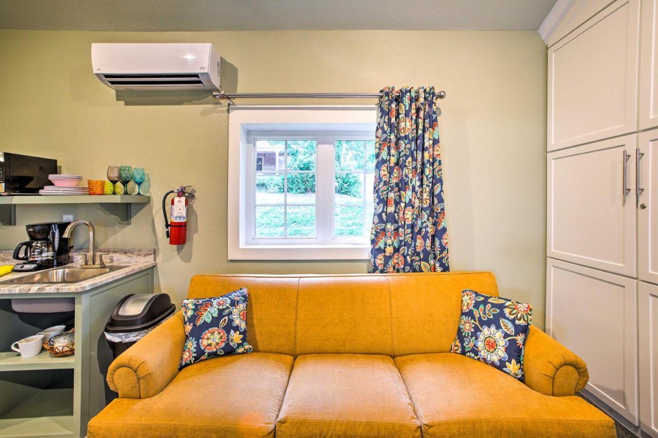 Welcoming Downtown With Pool Access! Holiday home