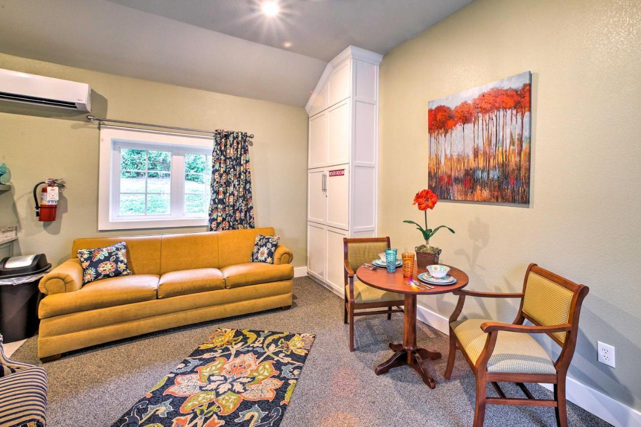 Welcoming Downtown With Pool Access! Holiday home