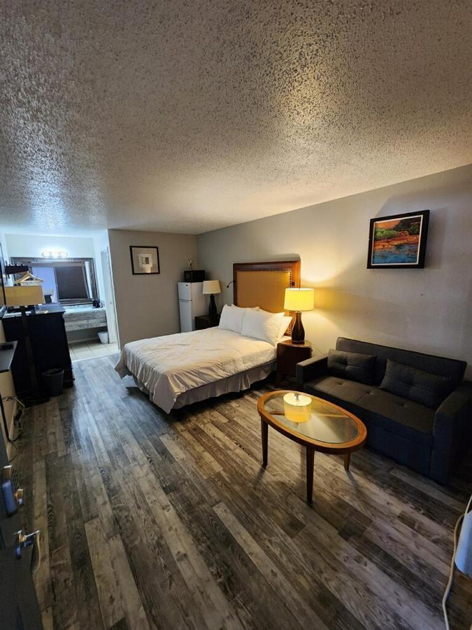 Days Inn By Wyndham Branson Ozarks