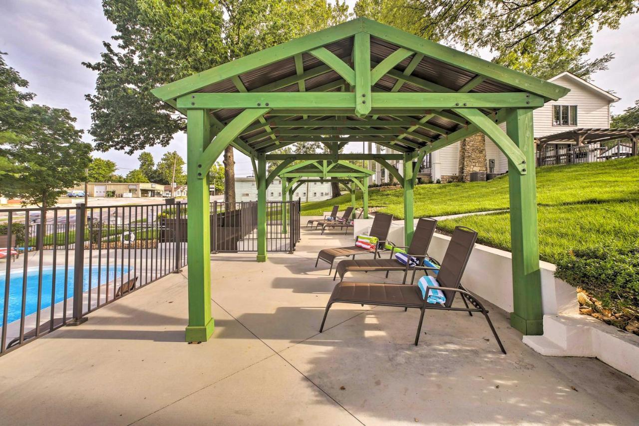 Holiday home Welcoming Downtown With Pool Access! Branson