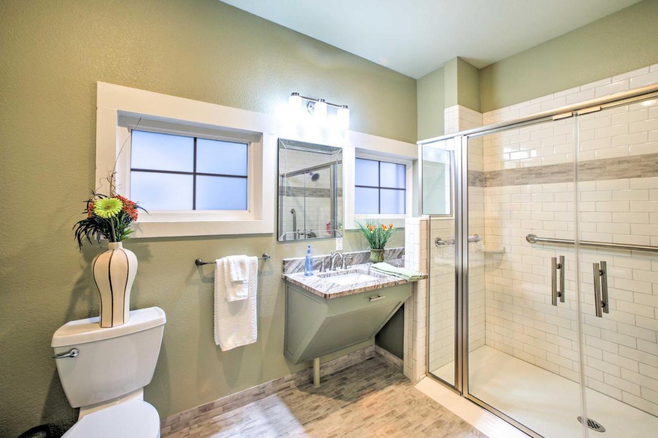 Welcoming Downtown With Pool Access! Holiday home