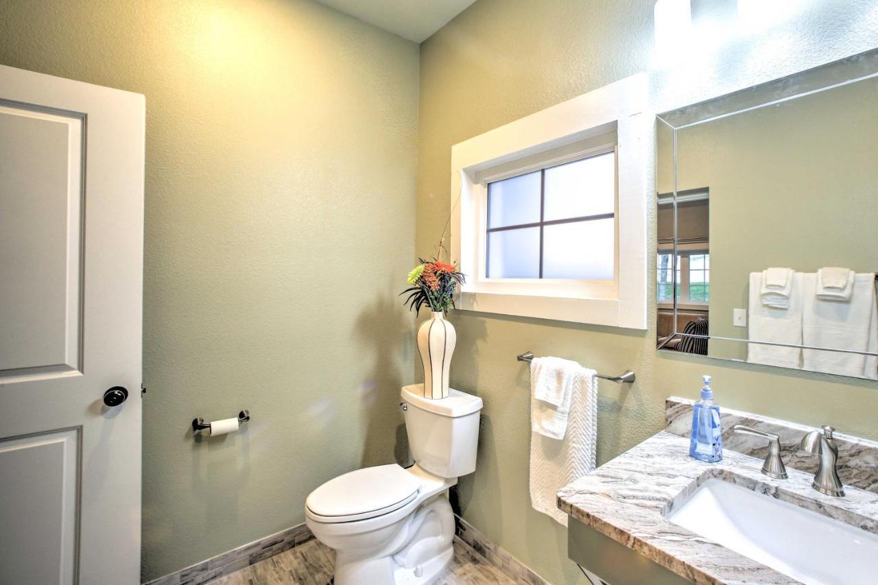 Welcoming Downtown With Pool Access! Holiday home *
