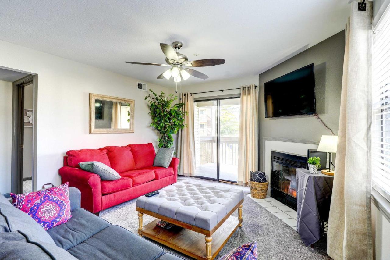 Beautiful With Golf And Pool Access! Apartment *