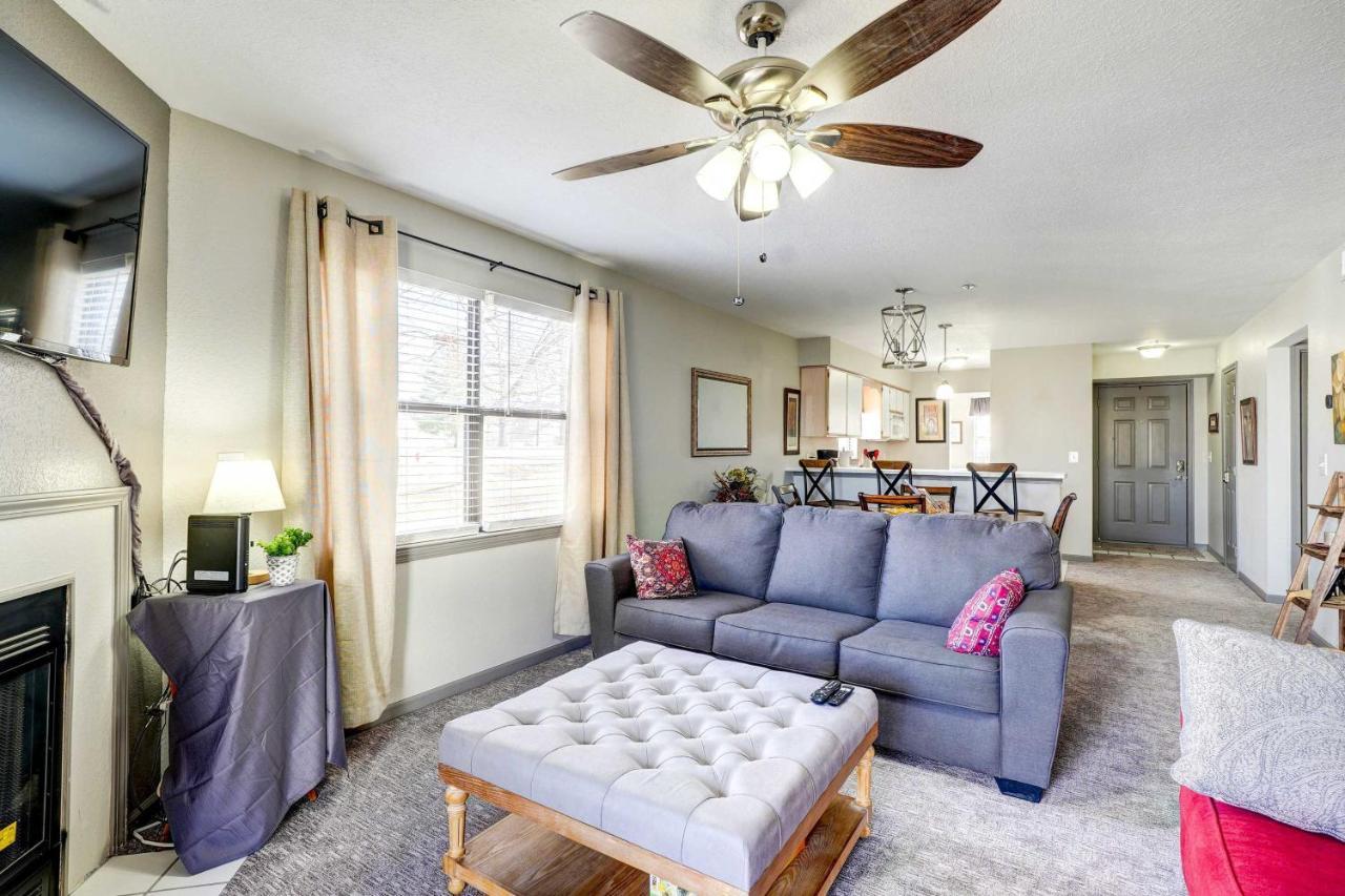 Apartment Beautiful With Golf And Pool Access!
