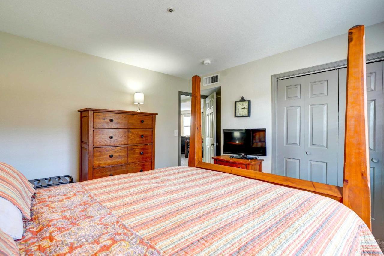 Beautiful With Golf And Pool Access!