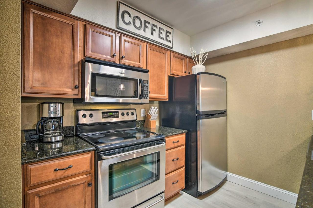 With Pool And Golf Course Views! *