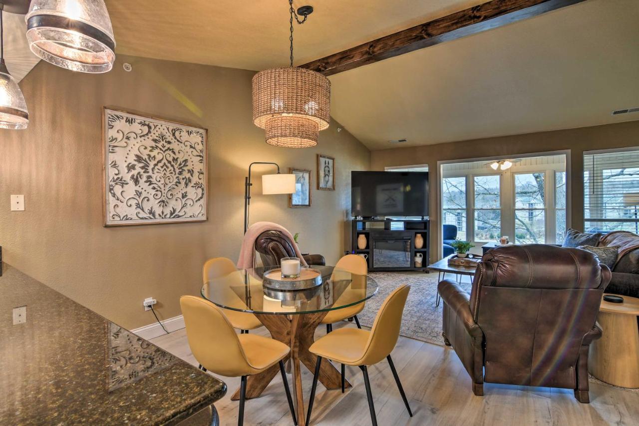 With Pool And Golf Course Views! * Branson