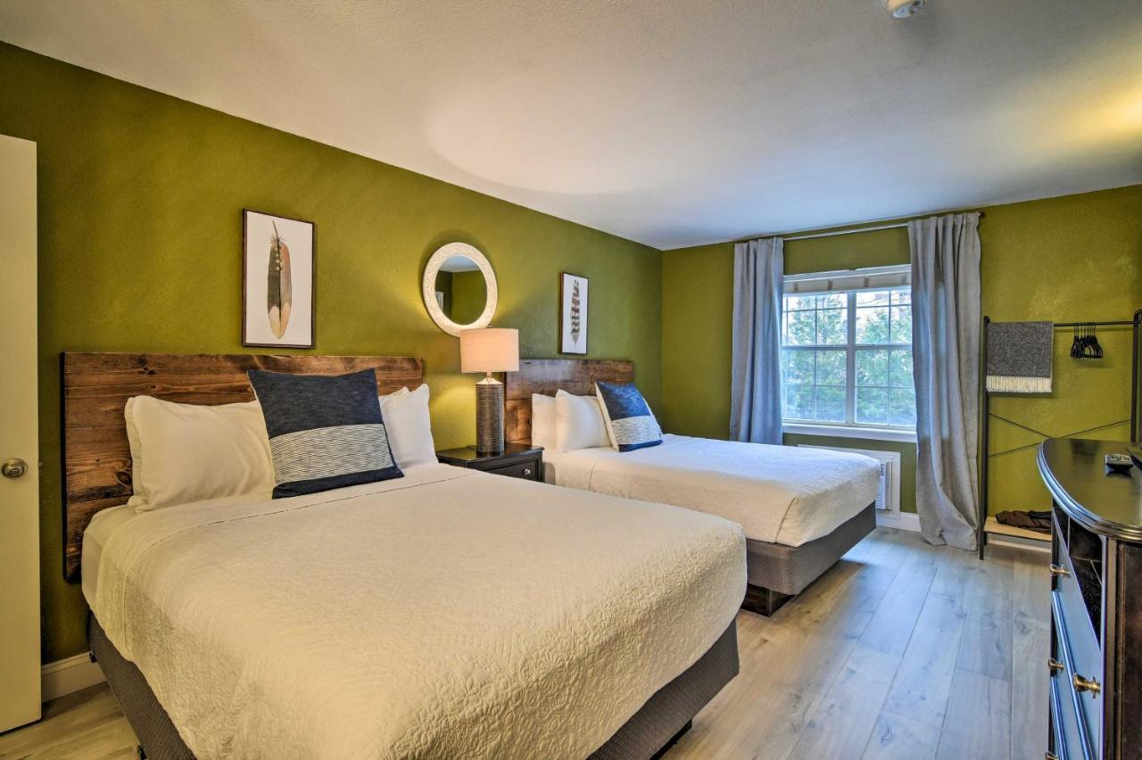 Apartment With Pool And Golf Course Views!